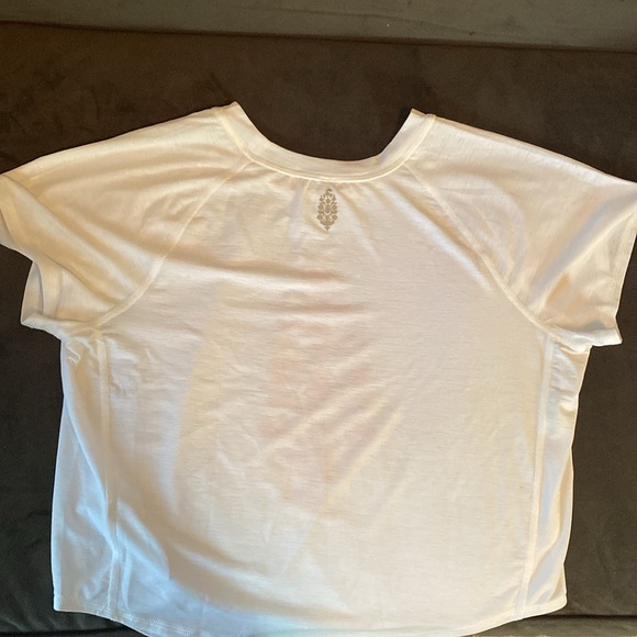 Brand New FP Movement tee never worn - Picture 2 of 2